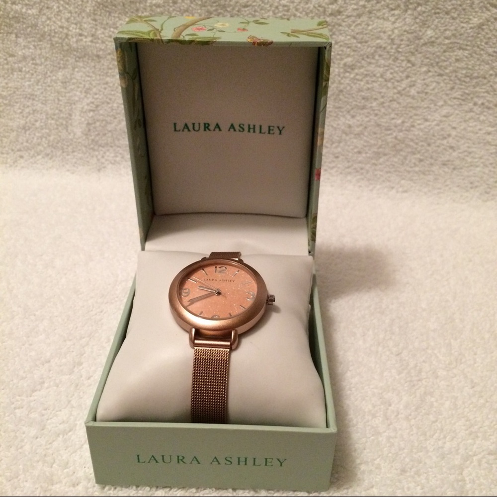 💗NWT Laura Ashley Pink Mesh Bracelet Style Watch